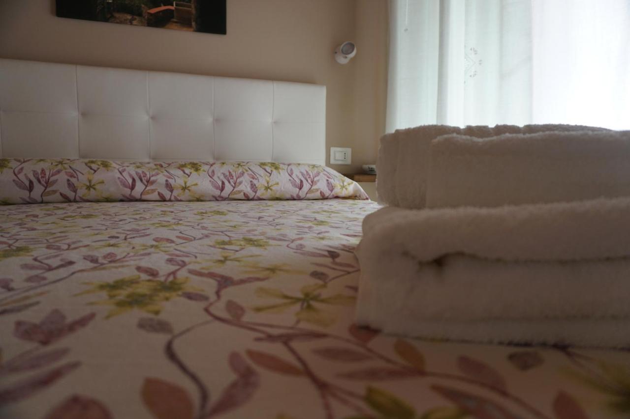Casa Vacanze B&B Ondes カメロータ エクステリア 写真