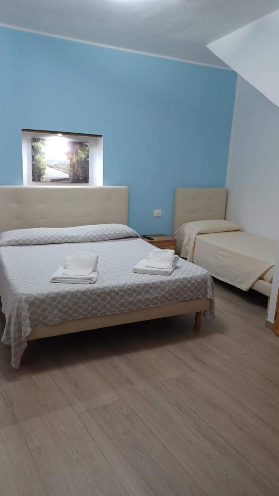 Casa Vacanze B&B Ondes カメロータ エクステリア 写真